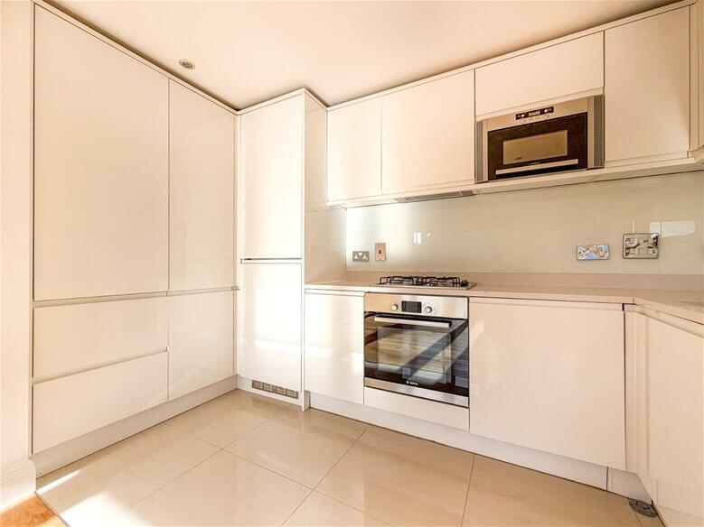 Pembroke Court, Thompsons Close, Harpenden, AL5 photo 4