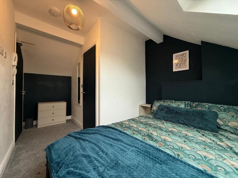 House in Sheffield, South Yorkshire - More