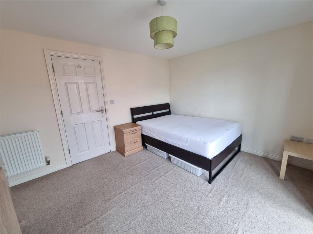 5 bedroom end of terrace house for rent