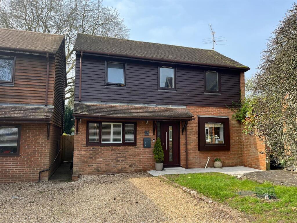 Main image of property: Oak Tree Road, Marlow
