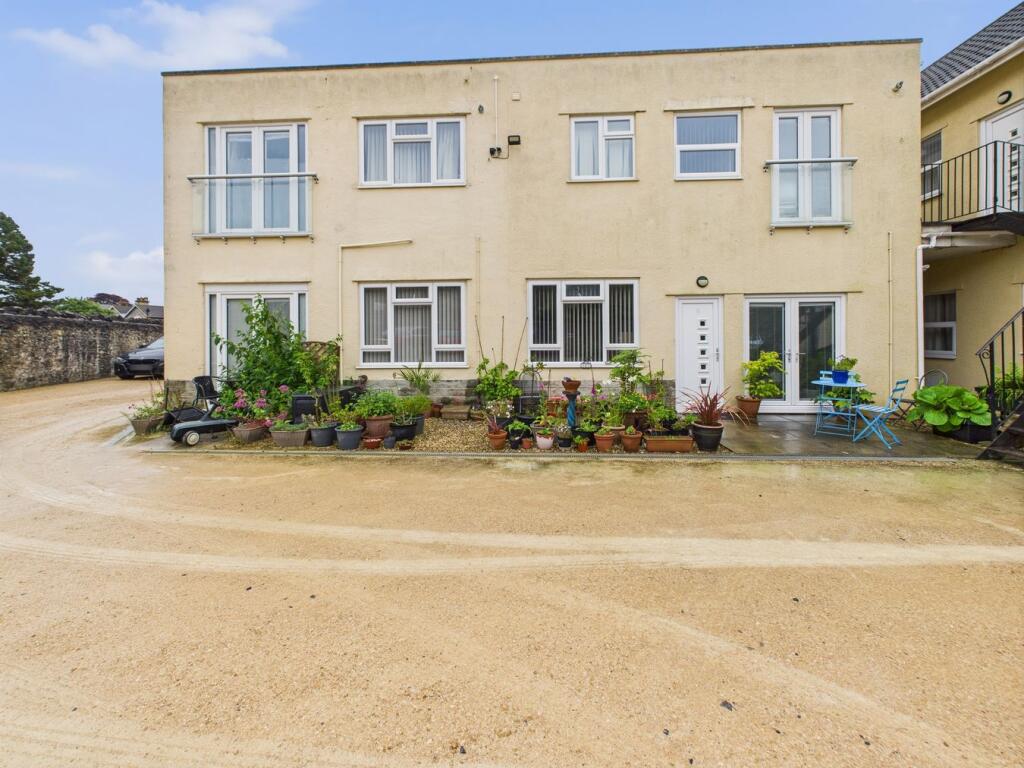Apartment in Weston-super-Mare, Cliftonville - View 4