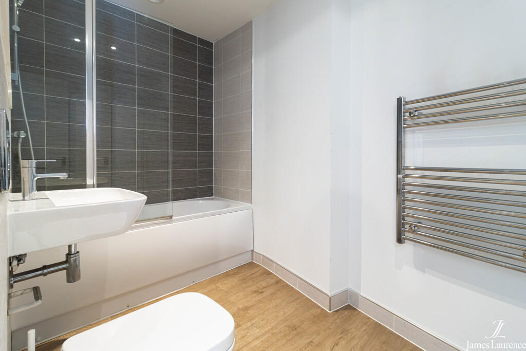 Apartment in Birmingham, West Midlands - View 4