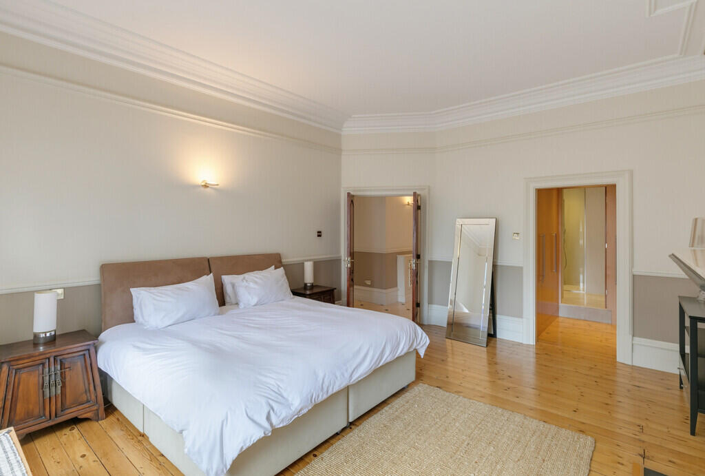 Apartment in London - View 3