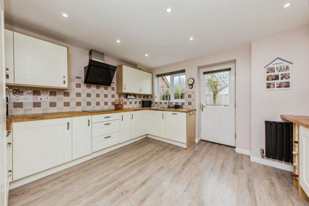 Maureen Campbell Drive, Crewe, CW2 5BF photo 2