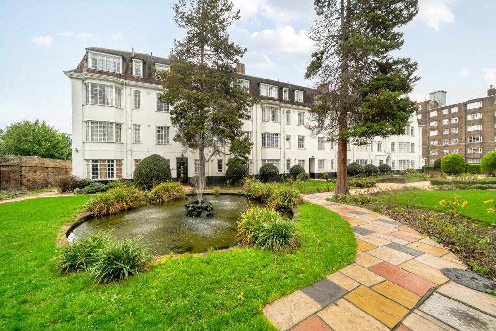 2-bed flat on Streatham Hill, Streatham Hill, London, SW2, £250,000