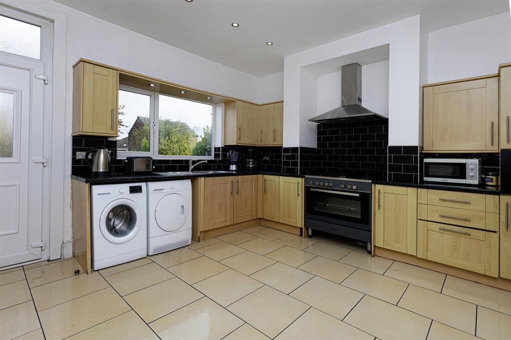 Coach Road, Outwood, Wakefield photo 2