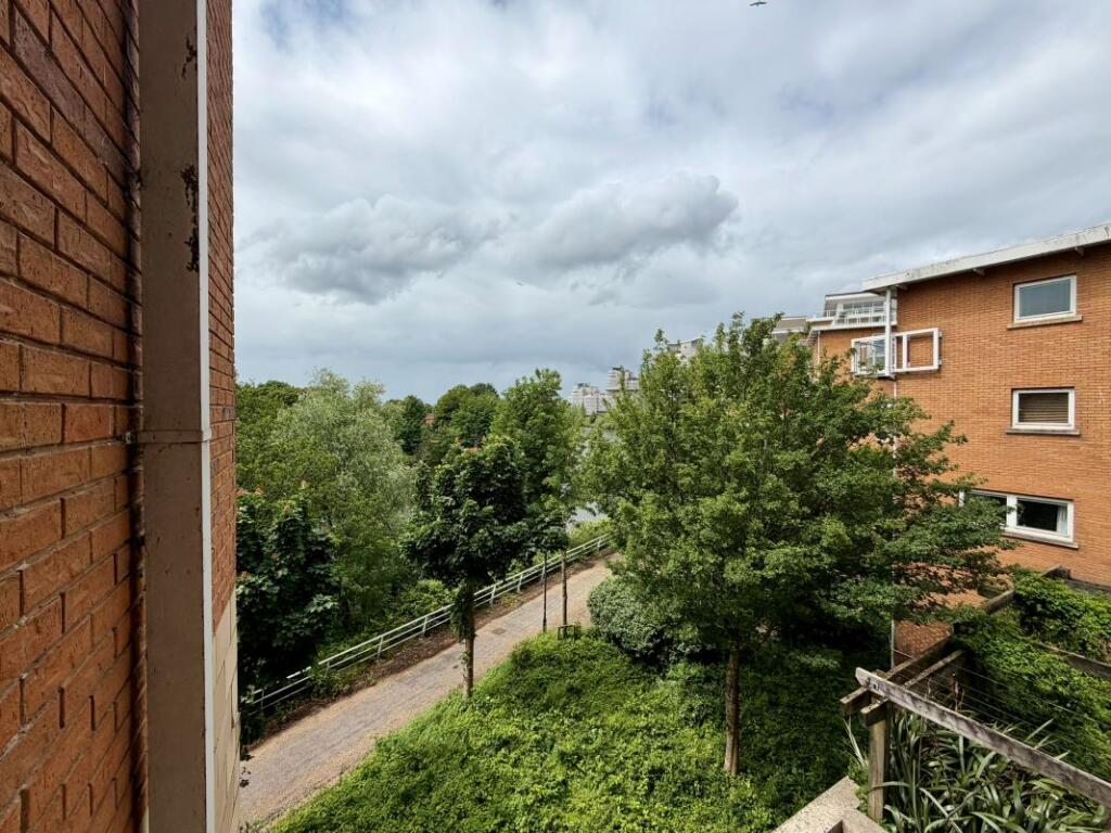 Apartment in Cardiff - More
