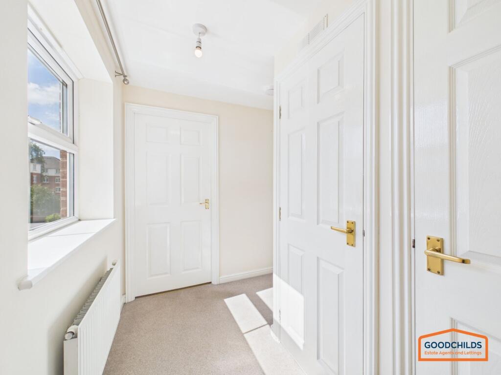 Apartment in Walsall, Aldridge - View 3