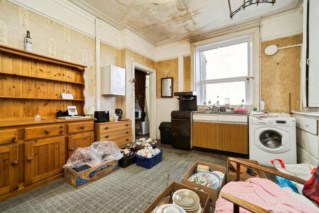 House in Bradford - View 4