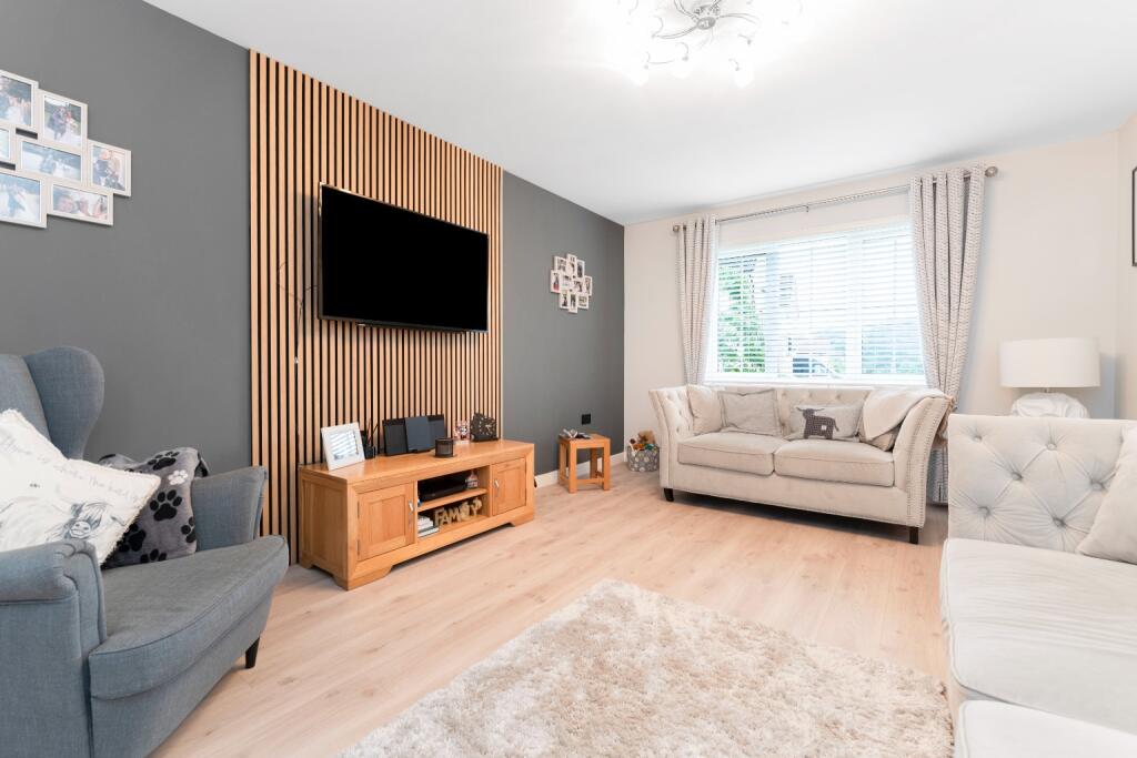 Caldercruix Crescent, Livingston, EH54 photo 4