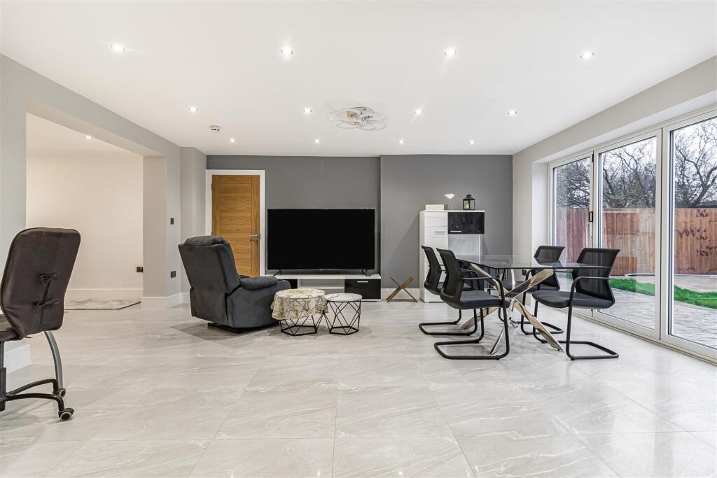 Red Hill Close, Great Shelford, Cambridge image 5