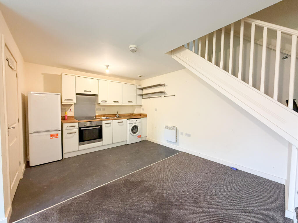 House in Tameside, Greater Manchester - View 3