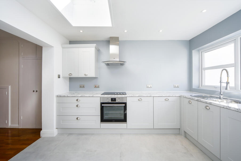 Main image of property: New Road, Weybridge, KT13