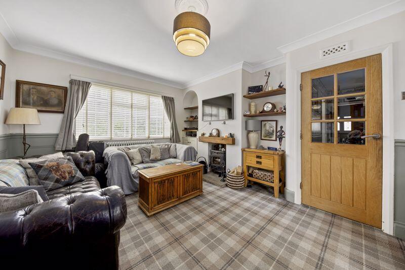 Riverside Crescent, Holymoorside, Chesterfield photo 4