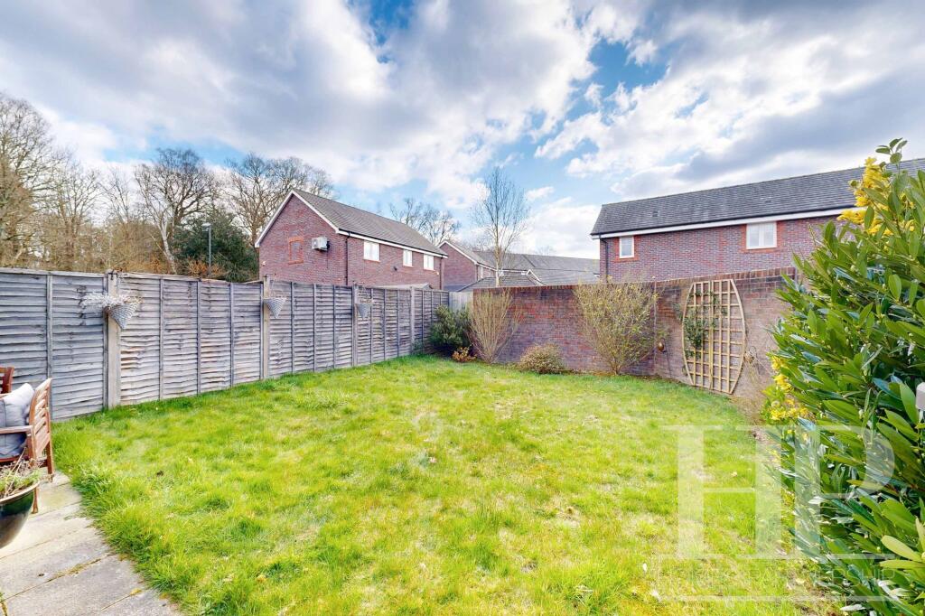 House in Crawley, Forge Wood - View 4
