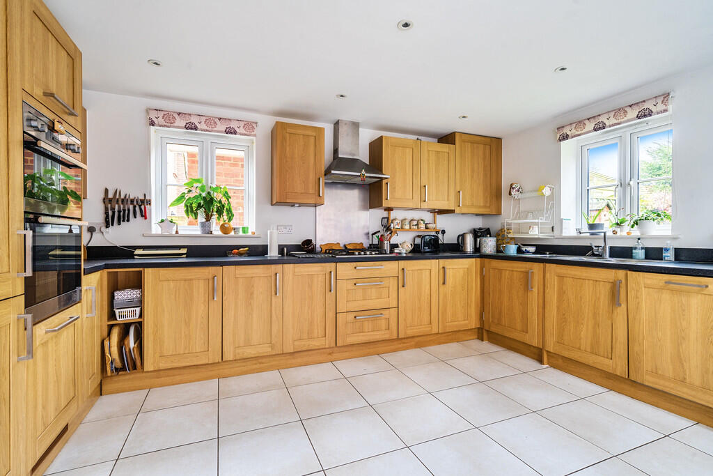 House in Redhill - View 5