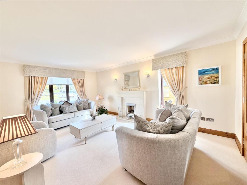House in Cleghorn, South Lanarkshire - View 3