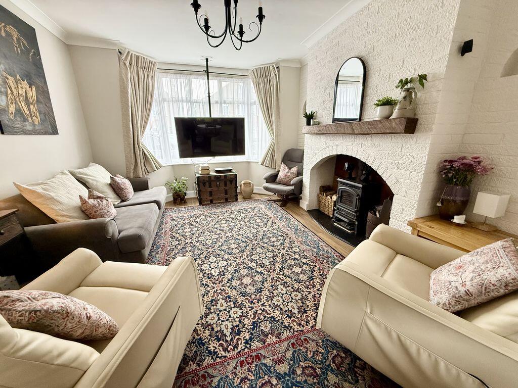 House in Houghton Regis, Central Bedfordshire - View 2