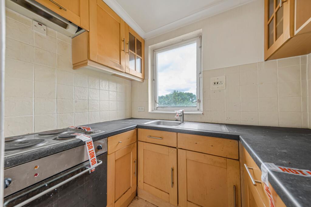 Byron House, Porchester Mead, Beckenham photo 3