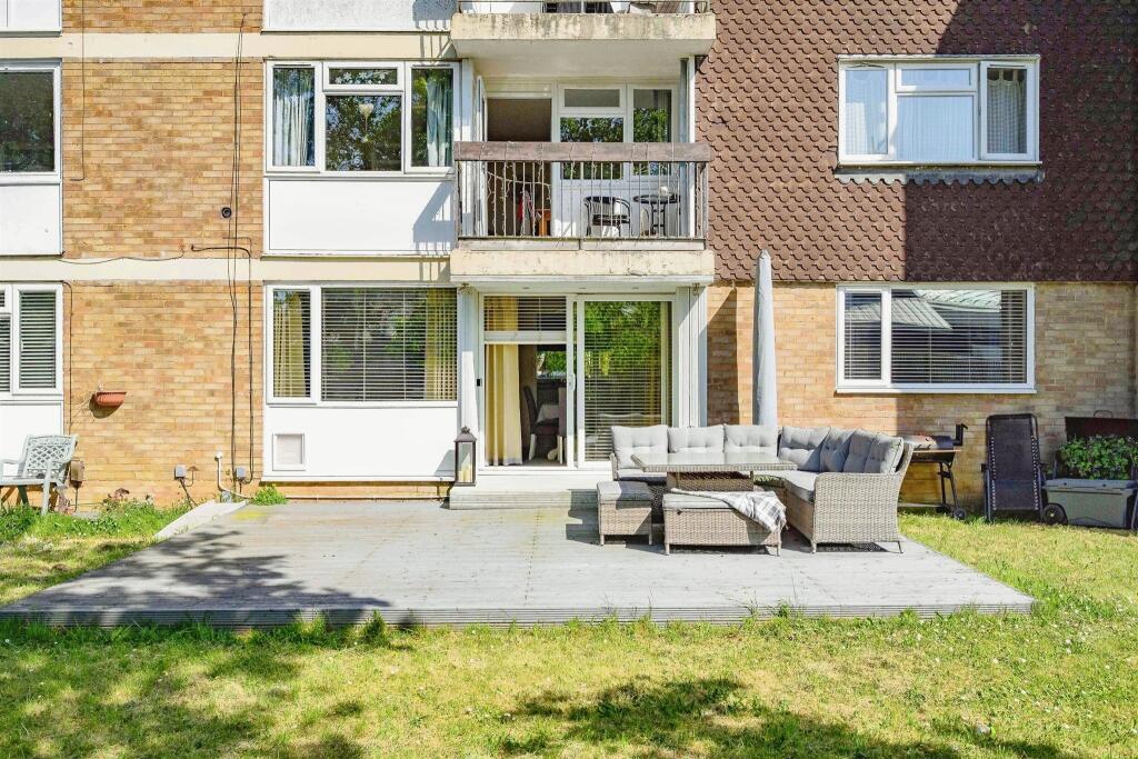 Main image of property: Stevenage Rise, HEMEL HEMPSTEAD