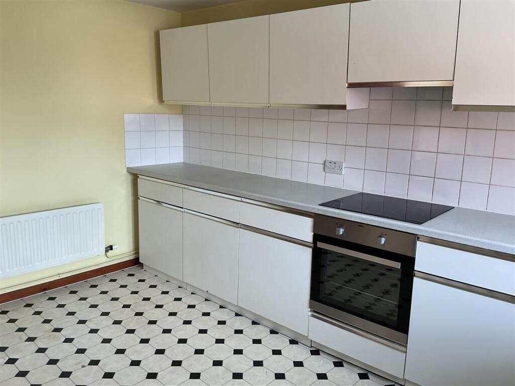 Apartment in Rugby, New Bilton - View 3