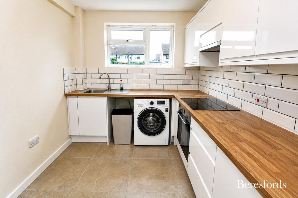 Apartment in South Ockendon, Essex - View 4