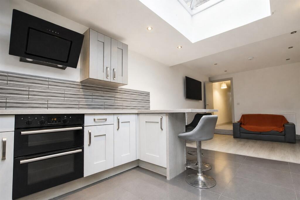 House in Birmingham, West Midlands - View 2