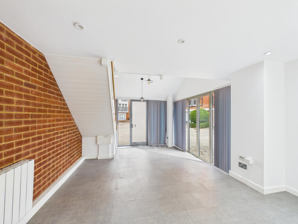 Apartment in Canterbury - View 5