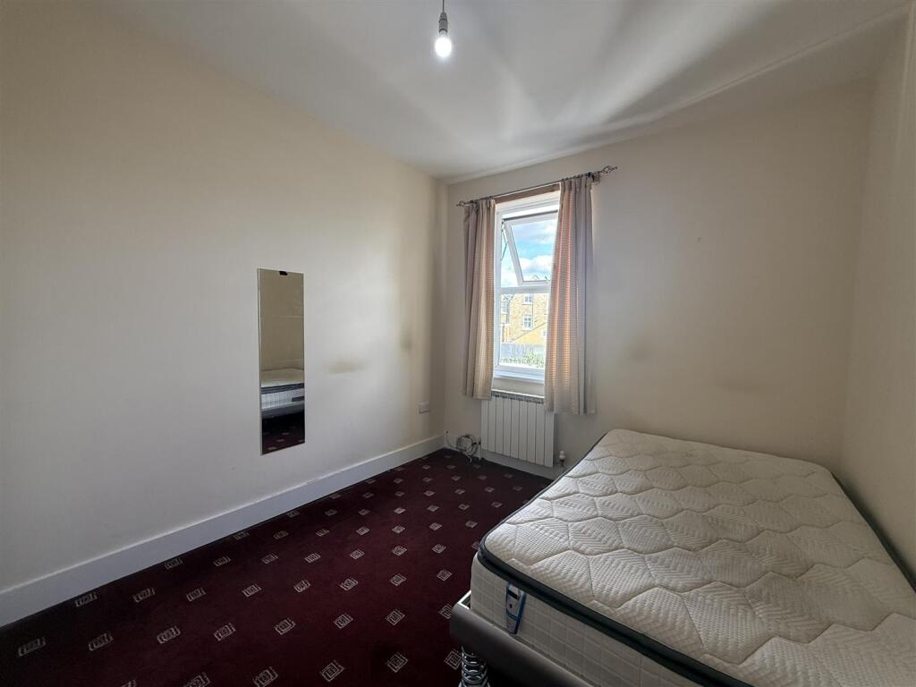 House in London, West Green - View 3