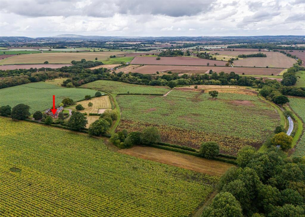 Nunfield Farm, Worcester Road, Pattingham, Wolverhampton, WV6 7EG photo 2