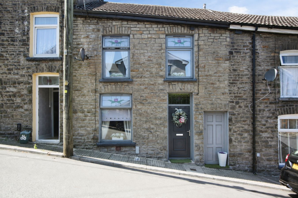 Main image of property: Amos Hill, Tonypandy, CF40
