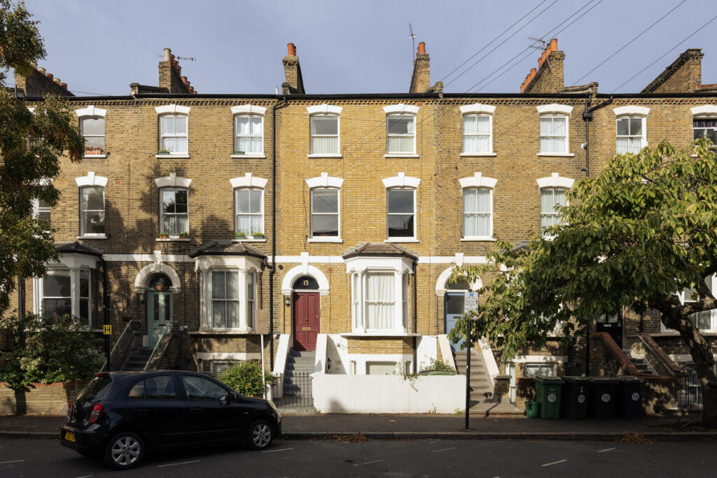 Apartment in London - More