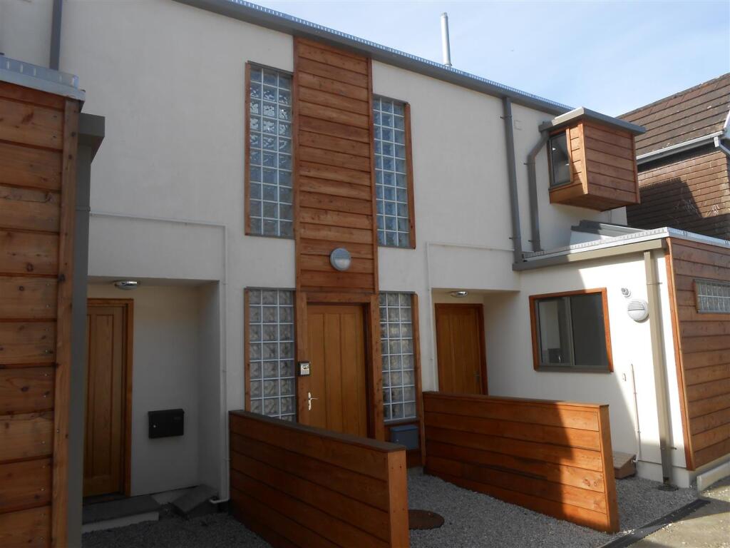 Main image of property: Okehampton, EX20 1FZ