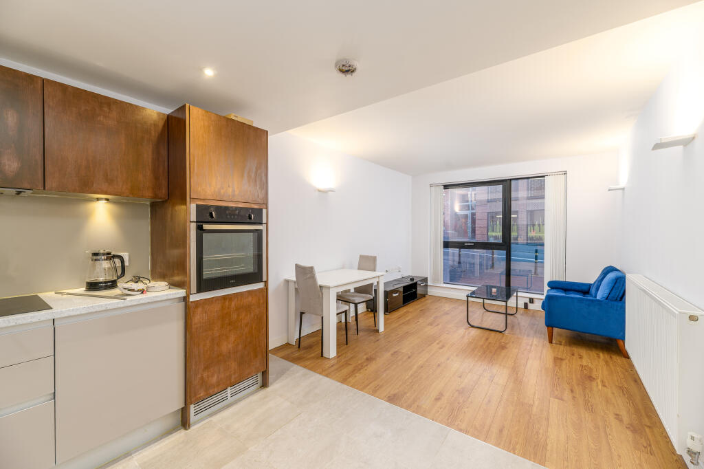 Apartment in Birmingham, Jewellery Quarter - View 2