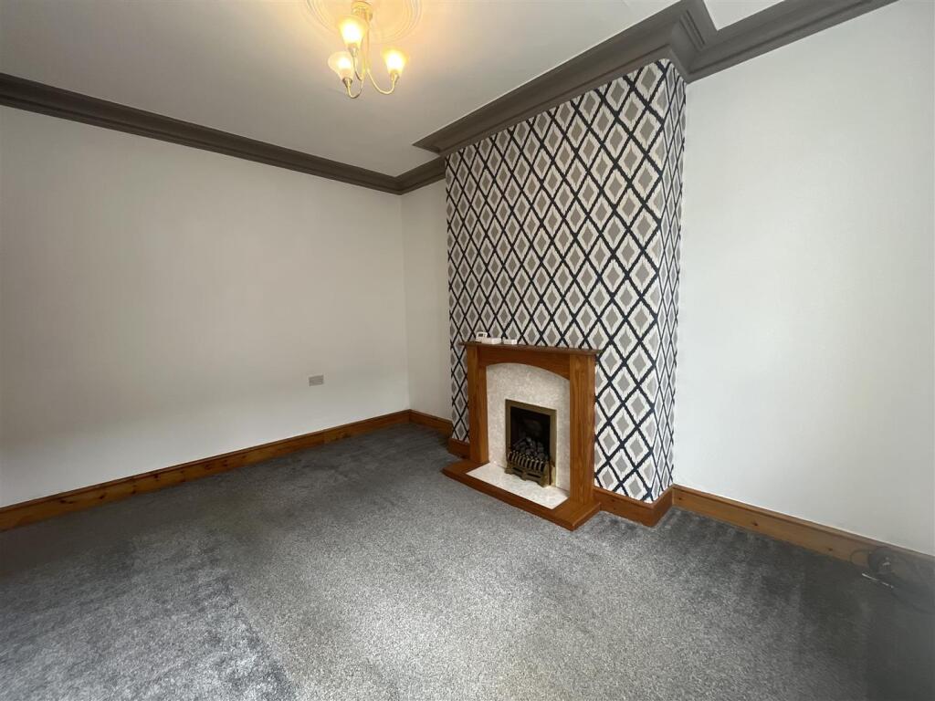House in Calderdale, Bonegate, Thornhills - View 5