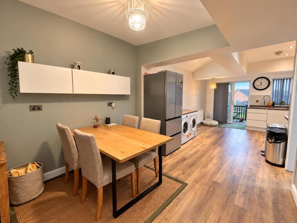 House in Halifax - View 5