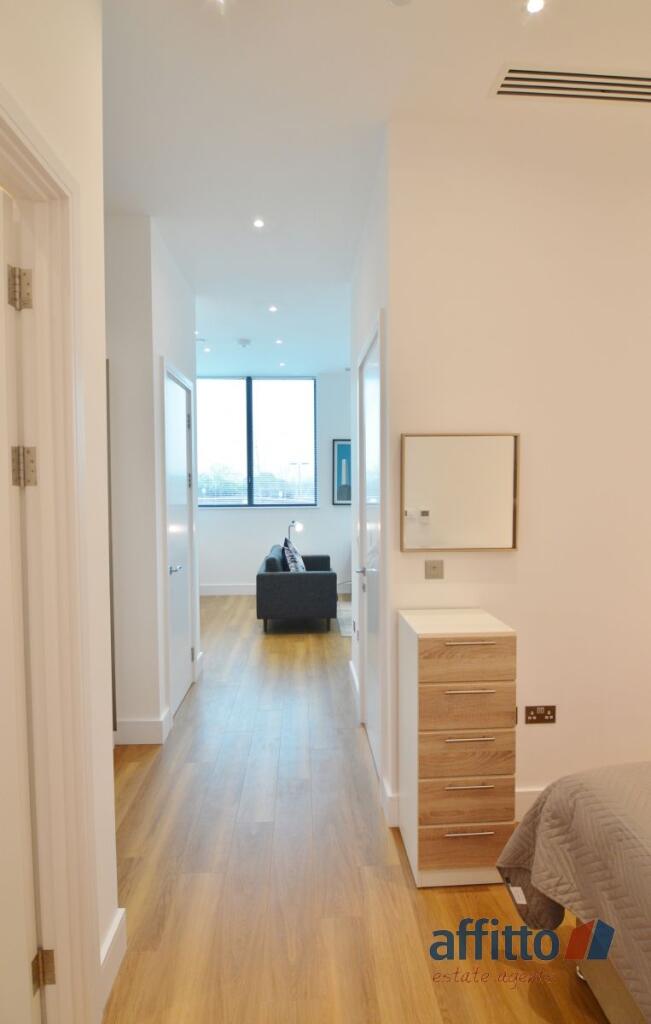 Apartment in Slough - More