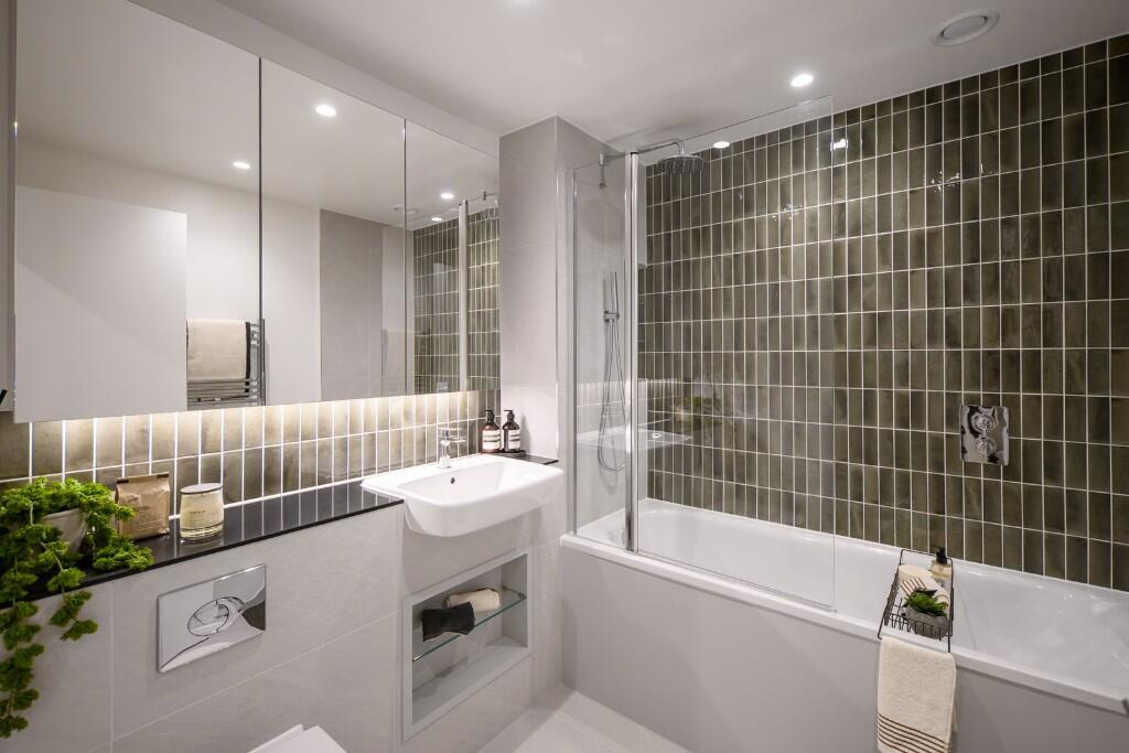 Lombard Square Sales & Marketing Suite
2 Southlake Road
London
SE28 0FX photo 2
