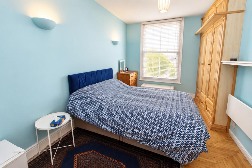 Apartment in Canterbury - More
