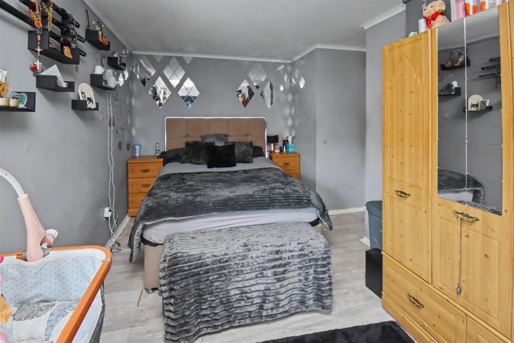 NN18 Minden Close, Corby - View 6