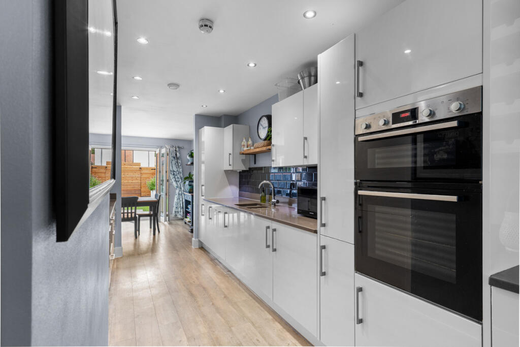 House in Redhill - View 3