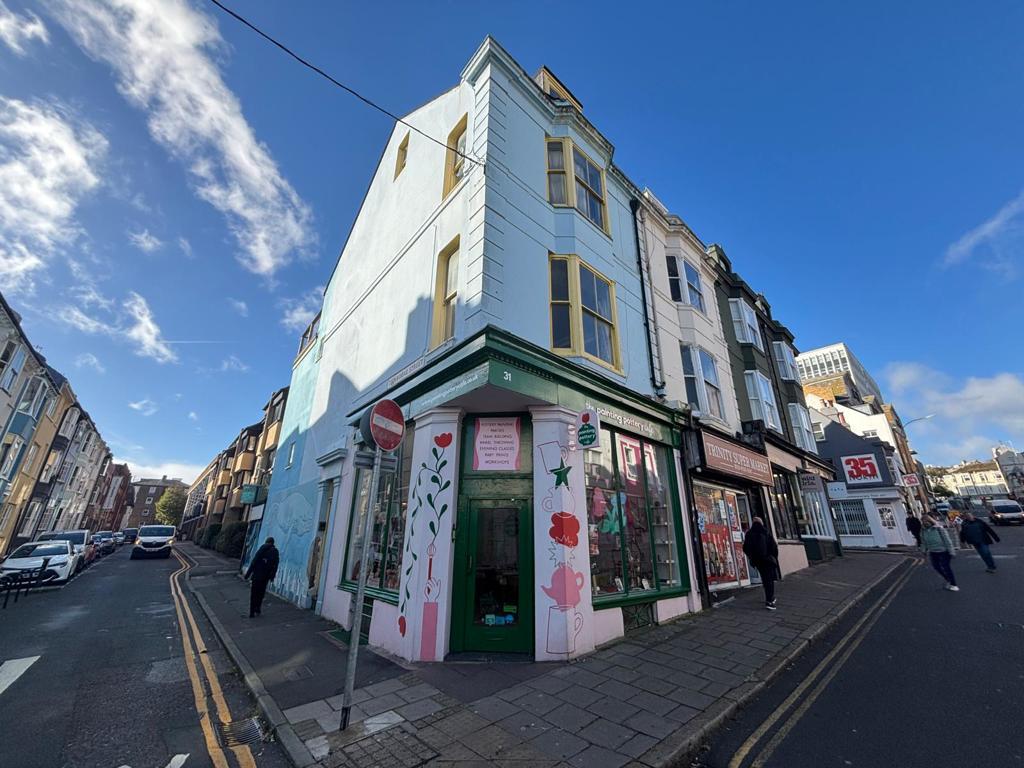 Main image of property: 31 North Road, Brighton BN1 1YB