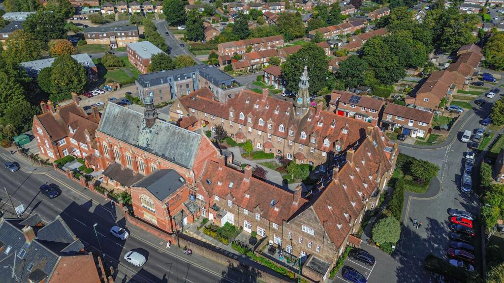 Apartment in Redhill - View 2