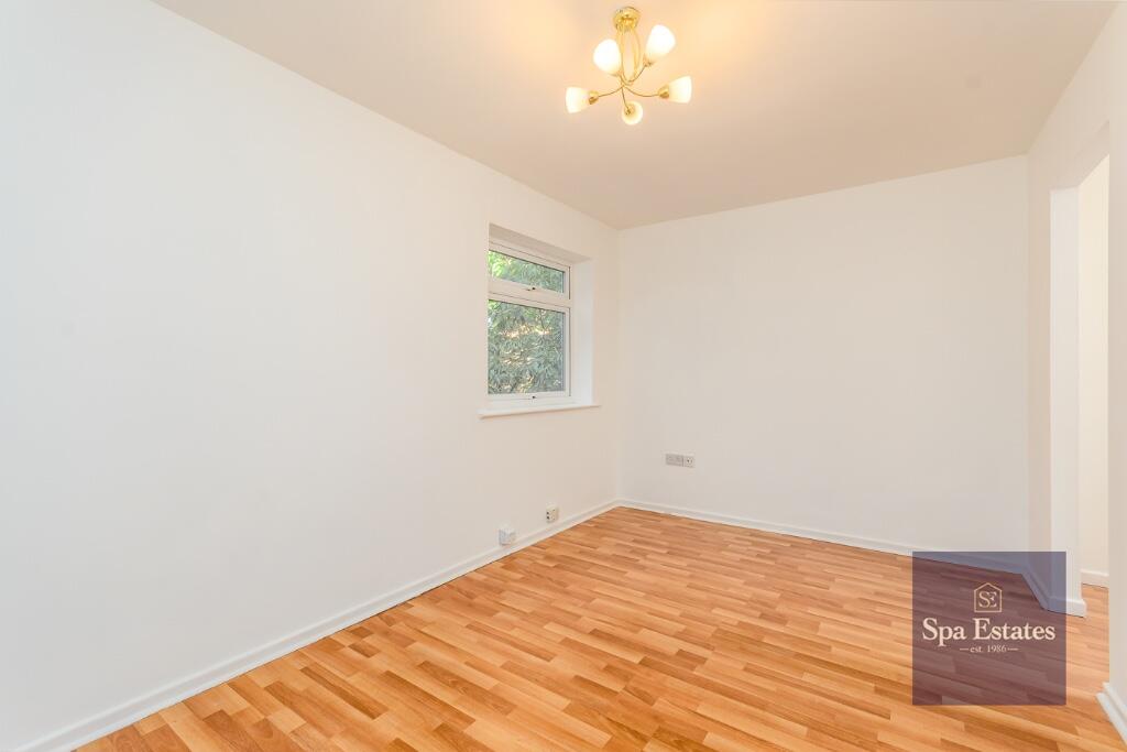 Hitchman Road, Leamington Spa, CV31 photo 4
