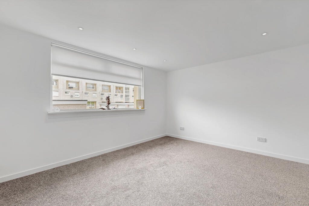 Apartment in Glasgow, South Lanarkshire - View 5