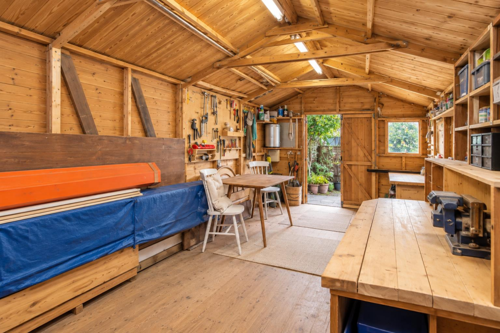 House in Watford - View 5