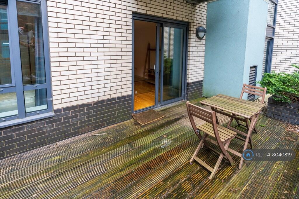 Apartment in Manchester - View 5