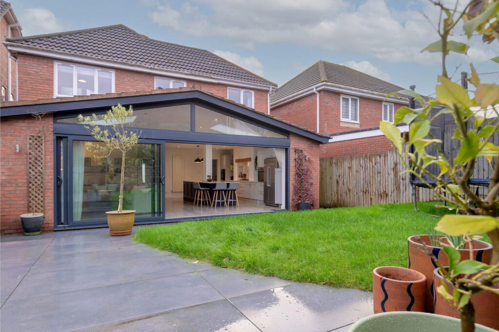 Main image of property: Clos Derwen, Roath Park, Cardiff, CF23 5HJ