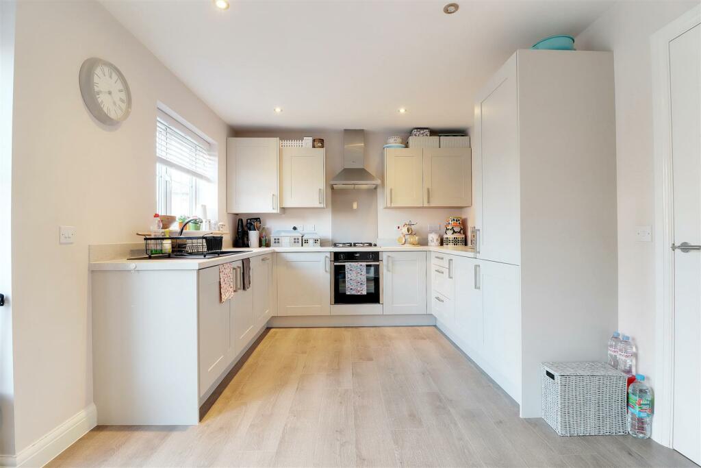 Beaumont Drive, Beverley - View 4