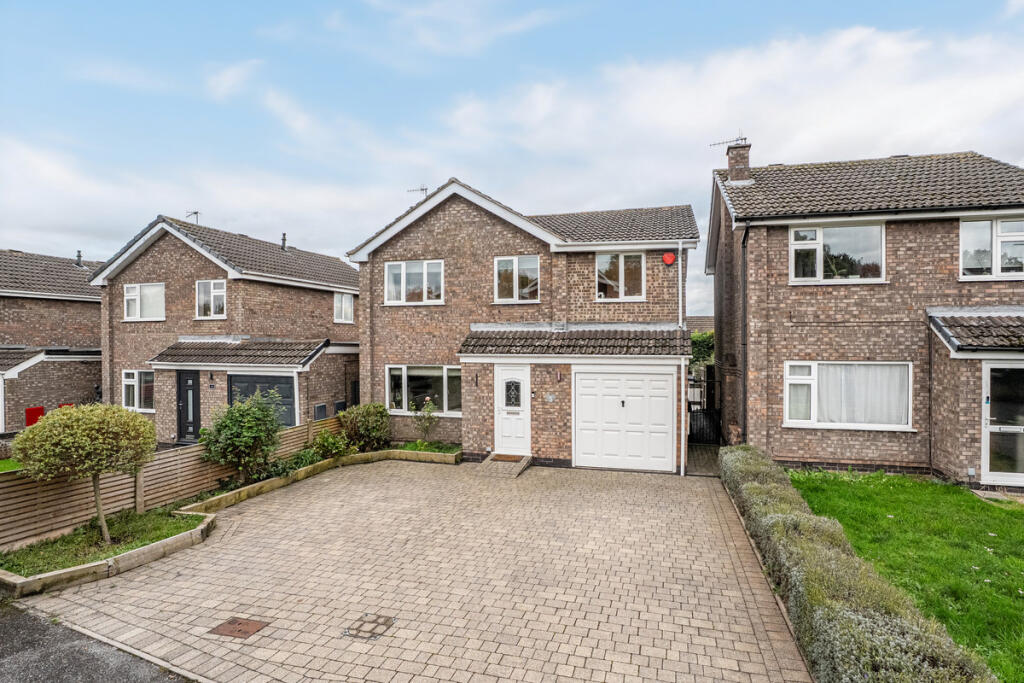 4-bed detached on Strathglen Close, Kimberley, NG16, £350,000